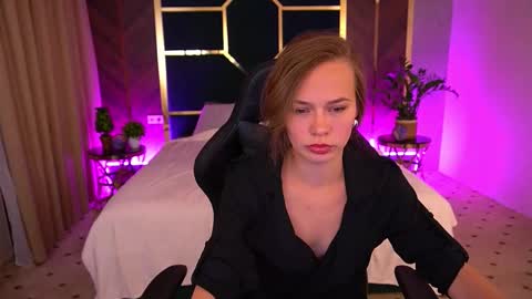 shyysiren online show from September 10, 6:24 am