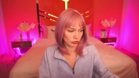 shyysiren online show from October 5, 7:17 am