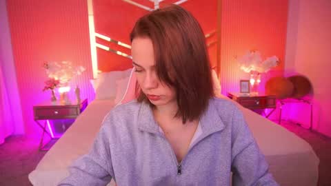 shyysiren online show from April 5, 6:43 am