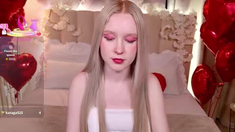 Snapshot of sia_hart chatting on February 4, 5:52 pm Sia online show from February 4, 5:52 pm