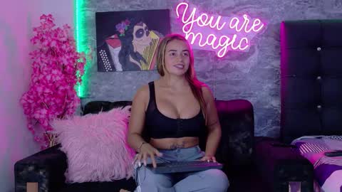 siamarlin online show from November 4, 10:31 pm