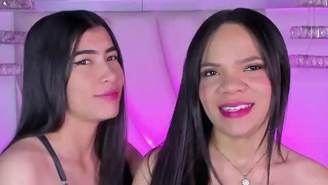 Siara and Zoe tattoo online show from May 6, 10:37 pm