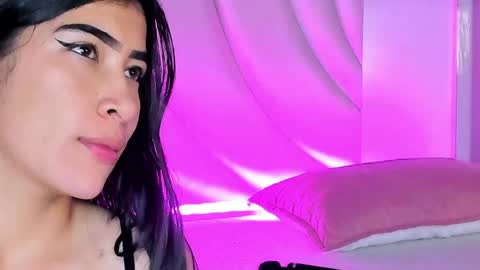 Siara and Zoe tattoo online show from May 16, 12:40 am