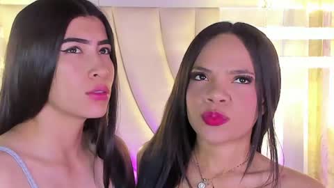 Siara and Zoe tattoo online show from July 22, 11:40 pm