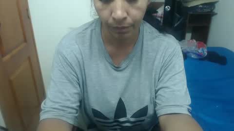 sara online show from December 4, 9:02 pm