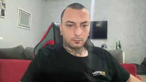 sidvicious23cm online show from January 19, 11:36 am