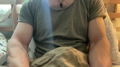 Snapshot of sie273 chatting on December 17, 3:17 pm sie273 online show from December 17, 3:17 pm