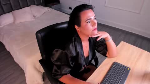 Snapshot of sienarosewood chatting on November 21, 3:38 am Siena Rosewood online show from November 21, 3:38 am