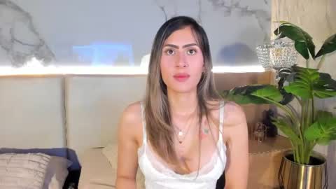 Snapshot of sienna_belluccii chatting on August 2, 1:31 pm sienna belluccii online show from August 2, 1:31 pm