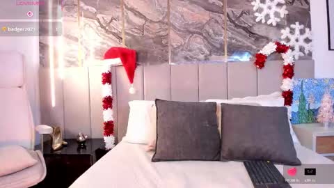 Sienna Blake online show from December 13, 7:53 pm