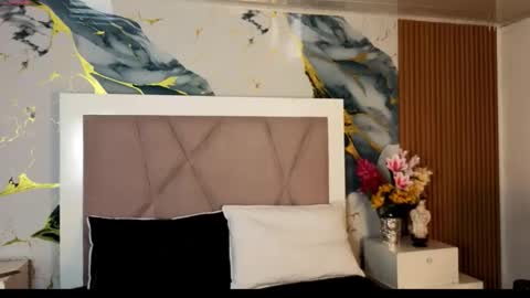 Snapshot of sienna_desiree chatting on April 15, 7:58 pm Sienna Desieree online show from April 15, 7:58 pm