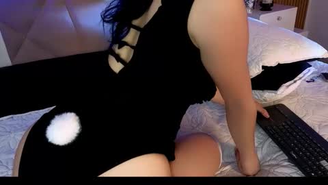 Snapshot of sienna_desiree chatting on April 18, 7:07 pm Sienna Desieree online show from April 18, 7:07 pm