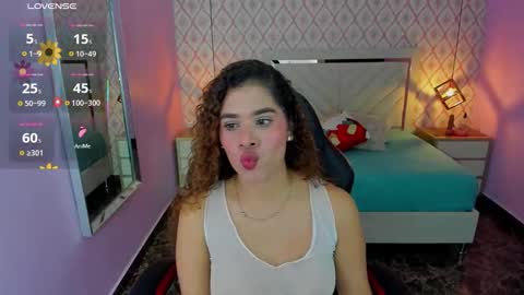 S I E N N A  online show from December 1, 12:54 pm