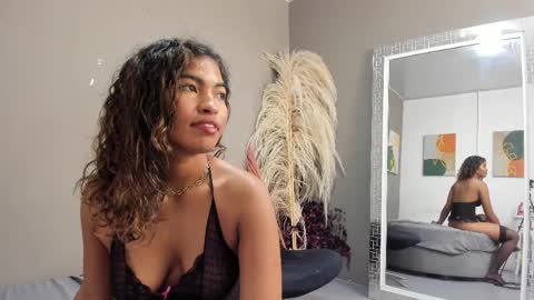 sienna_glow online show from April 7, 12:49 pm
