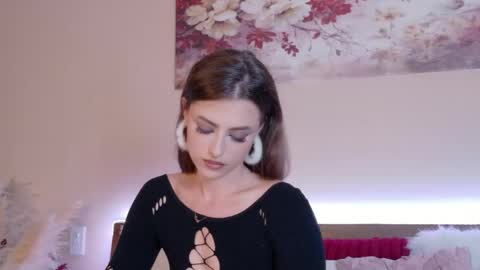 Snapshot of sienna_voss chatting on June 8, 9:37 pm sienna_voss online show from June 8, 9:37 pm