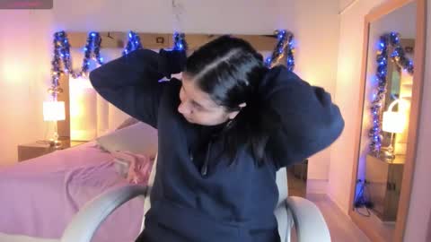 Sienna  online show from December 5, 11:30 am