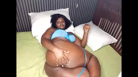 siennabliss online show from April 21, 10:01 pm