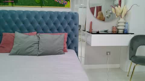 Snapshot of siennapierce chatting on September 23, 4:26 am Sienna online show from September 23, 4:26 am