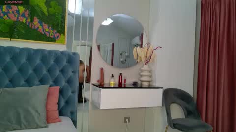 Sienna online show from January 14, 5:13 am