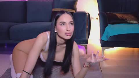 Sienna online show from March 5, 8:27 pm