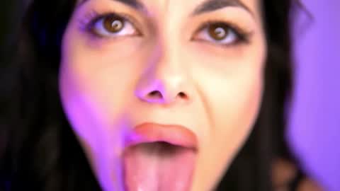 Maria online show from November 6, 11:00 am