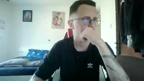 Snapshot of sigmask chatting on September 14, 2:38 pm Sigmask online show from September 14, 2:38 pm