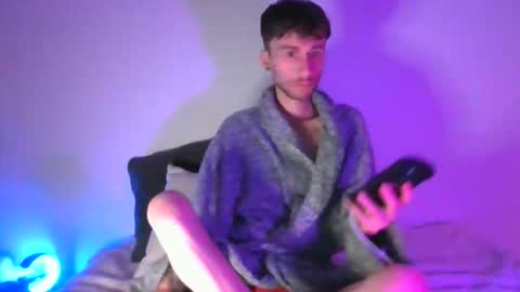 siiimon777 online show from March 23, 3:32 am