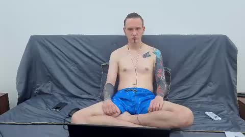 silent_stitch online show from June 26, 2:27 am