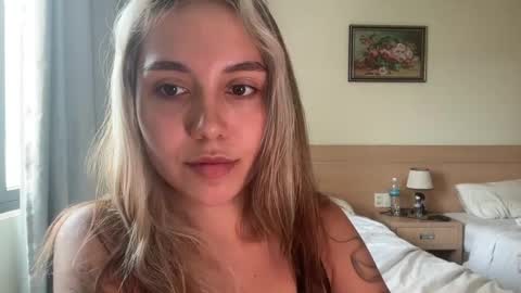 You fav Miss Si online show from April 11, 4:17 am