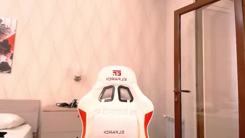 silk_ann online show from October 15, 8:47 am