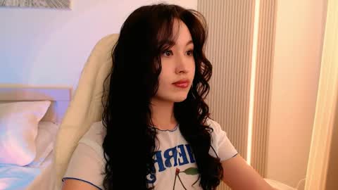 silk_ann online show from April 15, 9:16 am