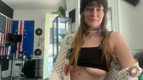 silkwilde online show from April 28, 2:55 pm
