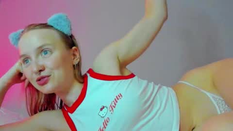 Mila online show from October 31, 8:10 pm