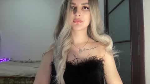 silkybabe19 online show from December 16, 9:31 pm