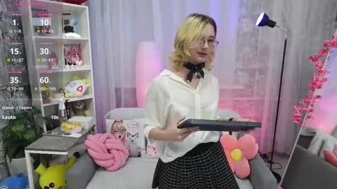 Snapshot of silva__tail chatting on September 11, 1:11 pm Silva online show from September 11, 1:11 pm