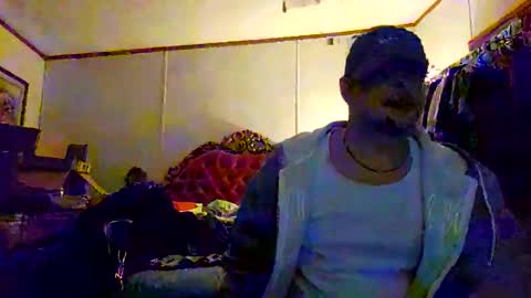 Snapshot of silverfox706 chatting on December 4, 7:00 pm Jay Silverfox706 online show from December 4, 7:00 pm