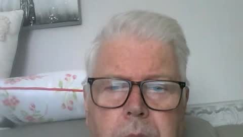 silverfoxpauly online show from September 9, 9:31 am
