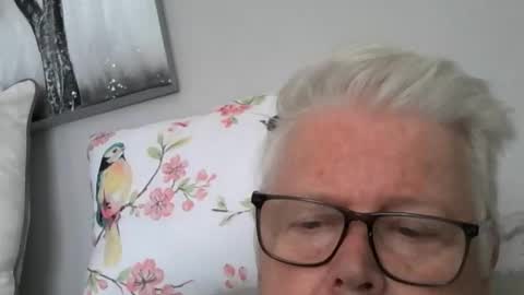 silverfoxpauly online show from May 29, 12:25 pm