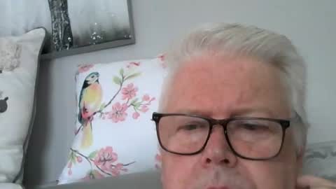 silverfoxpauly online show from May 30, 10:56 am