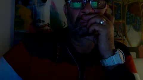 Snapshot of silversurfer1010 chatting on December 15, 10:26 pm Silver online show from December 15, 10:26 pm