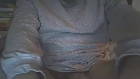 Snapshot of simeone1324 chatting on January 9, 11:14 am simeone1324 online show from January 9, 11:14 am