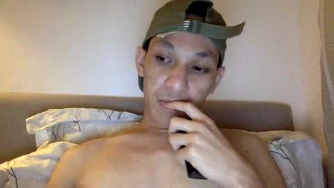 Snapshot of simon50012 chatting on February 1, 12:59 pm TwinkSimon online show from February 1, 12:59 pm