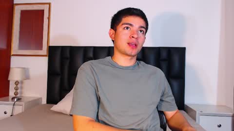 simon__lambert online show from June 10, 5:12 pm
