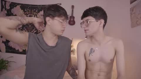 Snapshot of simon_bane01 chatting on October 22, 6:40 pm Little Sunshine online show from October 22, 6:40 pm