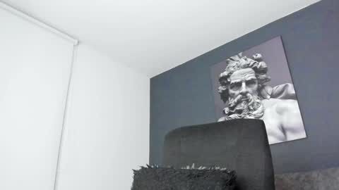 simon_leon01 online show from December 26, 11:46 pm