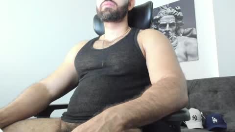 simon_leon01 online show from April 15, 11:39 am