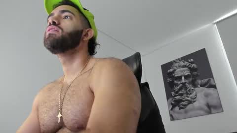 Snapshot of simon_leon01 chatting on June 4, 12:33 pm simon_leon01 online show from June 4, 12:33 pm