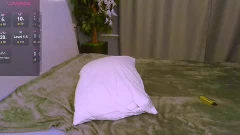 Simona online show from February 5, 1:00 pm