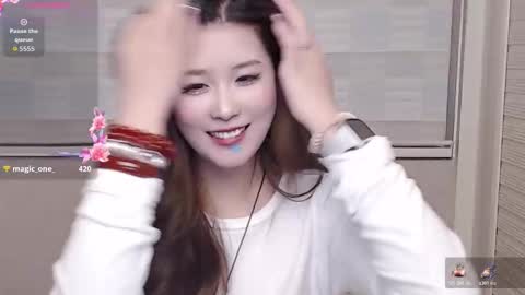 simonastephanie online show from November 22, 2:27 pm