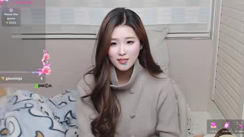 simonastephanie online show from November 25, 3:01 pm